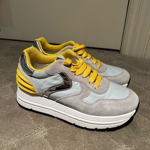 Voile Blanche Platform Sneakers